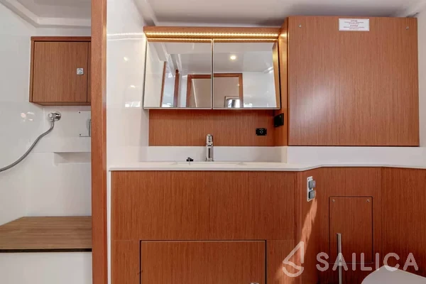 Bavaria C45 - Yacht Charter Sailica
