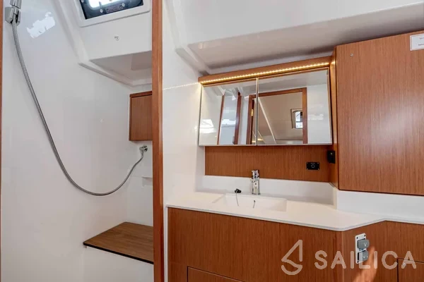 Bavaria C45 - Yacht Charter Sailica