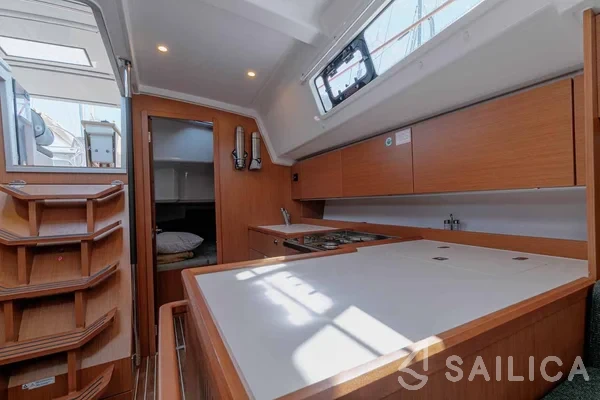 Bavaria C42 - Yacht Charter Sailica