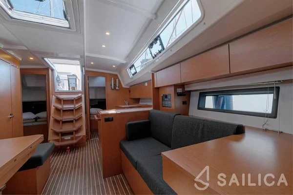 Bavaria C42 - Yacht Charter Sailica