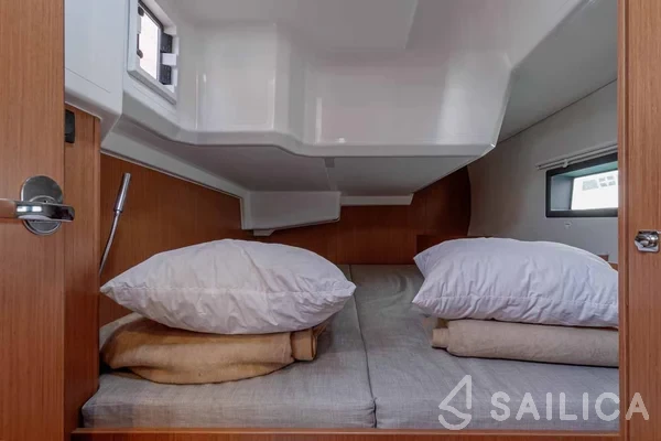 Bavaria C42 - Yacht Charter Sailica