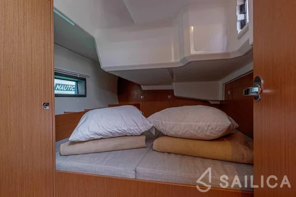 Bavaria C42 - Yacht Charter Sailica