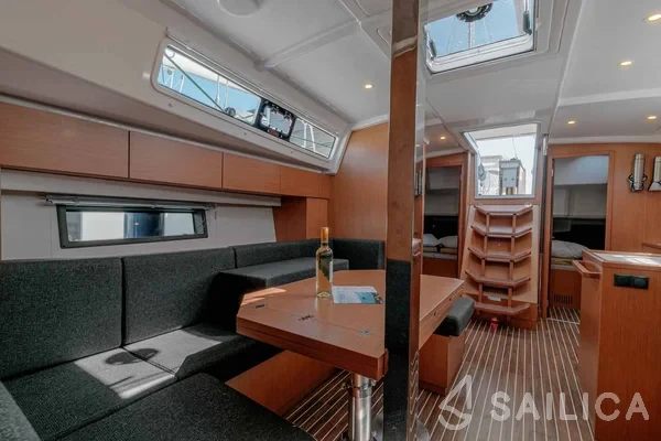 Bavaria C42 - Yacht Charter Sailica
