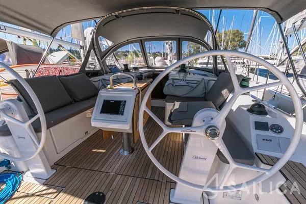 Bavaria C42 - Yacht Charter Sailica