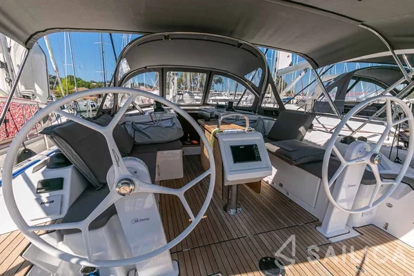 Bavaria C42 - Yacht Charter Sailica