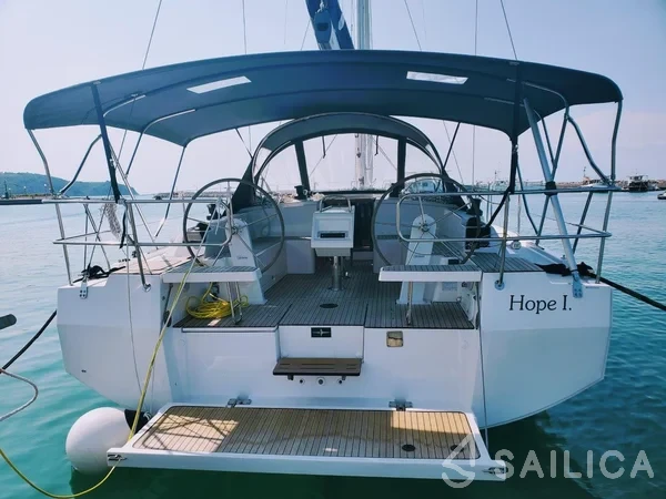 Bavaria C42 - Yacht Charter Sailica