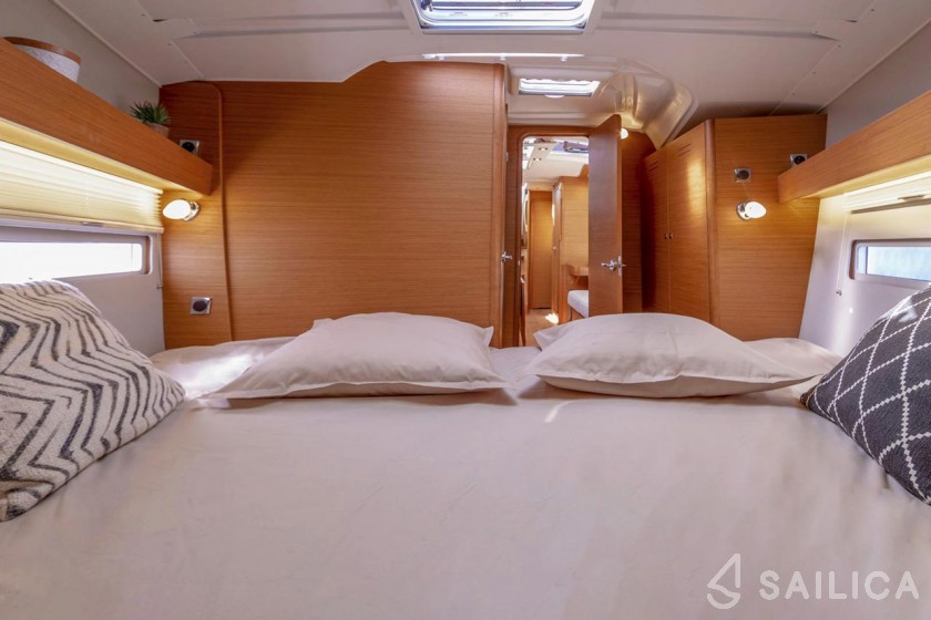 Dufour 390 - Yacht Charter Sailica