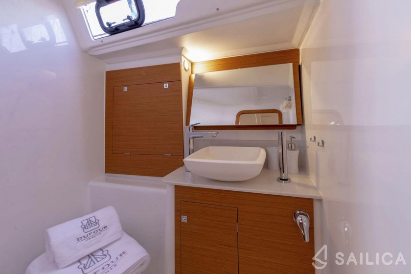 Dufour 390 - Yacht Charter Sailica