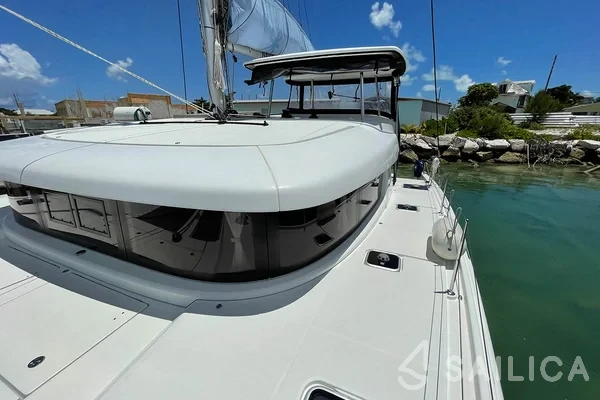 Lagoon 42 - Yacht Charter Sailica