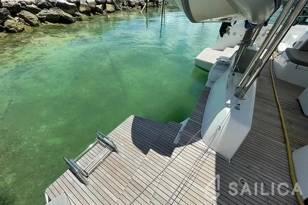 Lagoon 42 - Yacht Charter Sailica
