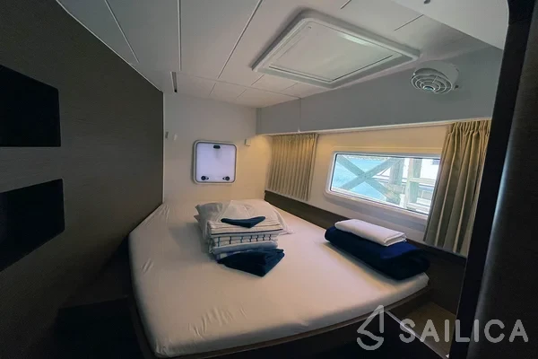 Lagoon 42 - Yacht Charter Sailica