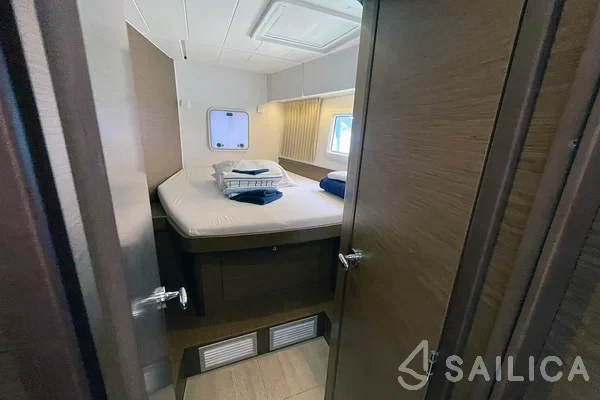 Lagoon 42 - Yacht Charter Sailica