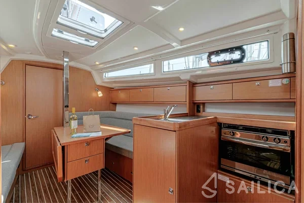Bavaria 34 Cruiser - Yacht Charter Sailica