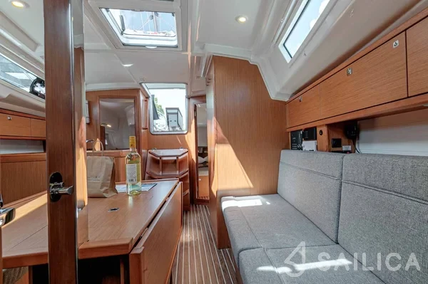 Bavaria 34 Cruiser - Yacht Charter Sailica