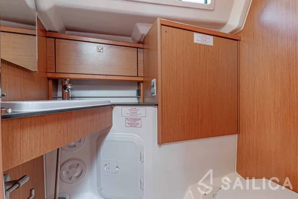 Bavaria 34 Cruiser - Yacht Charter Sailica