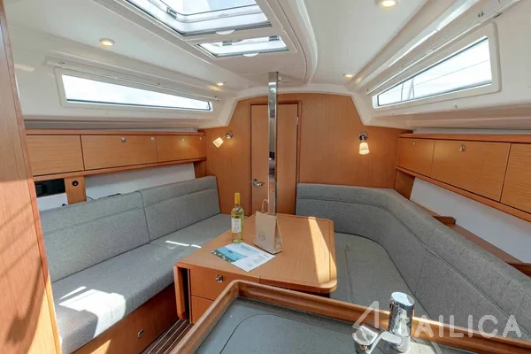 Bavaria 34 Cruiser - Yacht Charter Sailica