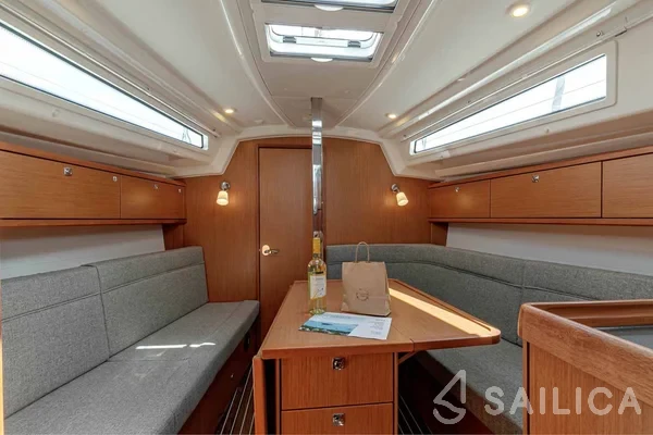 Bavaria 34 Cruiser - Yacht Charter Sailica