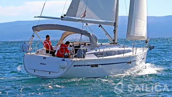 Bavaria 37 Cruiser - Photo #44 Bavaria 37 Cruiser - Yacht Charter Sailica