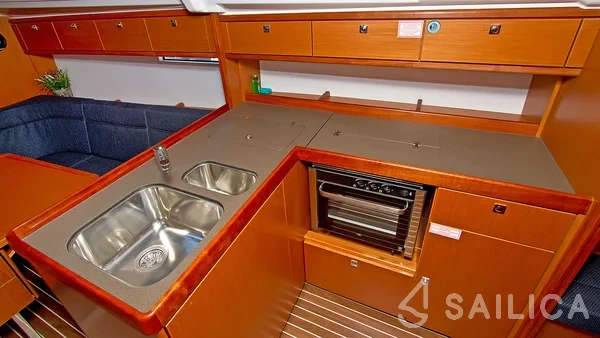 Bavaria 37 Cruiser - Photo #50 Bavaria 37 Cruiser - Yacht Charter Sailica