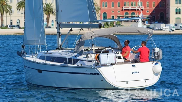 Bavaria 37 Cruiser - Photo #40 Bavaria 37 Cruiser - Yacht Charter Sailica