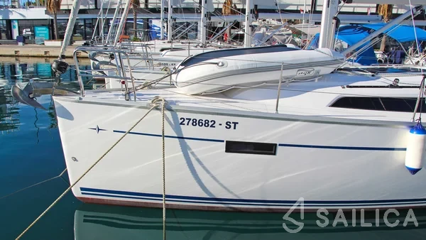 Bavaria 37 Cruiser - Photo #48 Bavaria 37 Cruiser - Yacht Charter Sailica