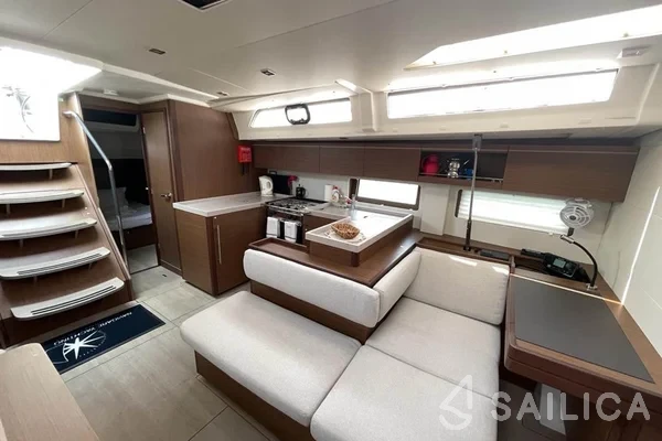 Oceanis 51.1 - Yacht Charter Sailica
