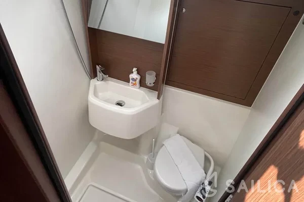 Oceanis 51.1 - Yacht Charter Sailica