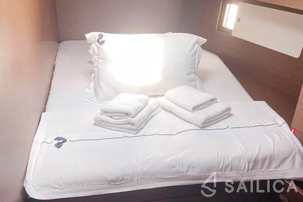 Oceanis 51.1 - Yacht Charter Sailica