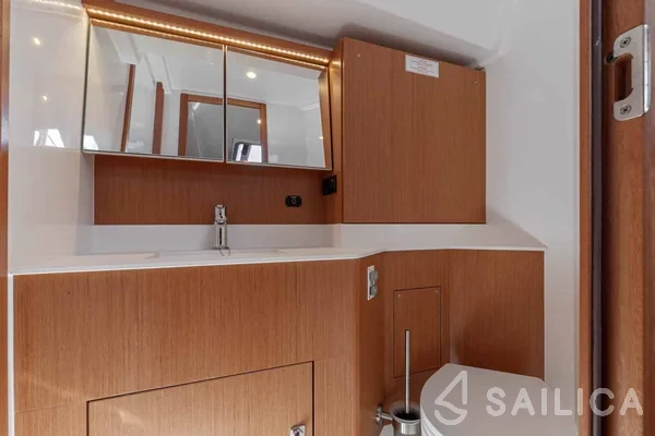 Bavaria C45 - Yacht Charter Sailica