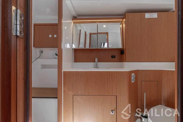 Bavaria C45 - Yacht Charter Sailica