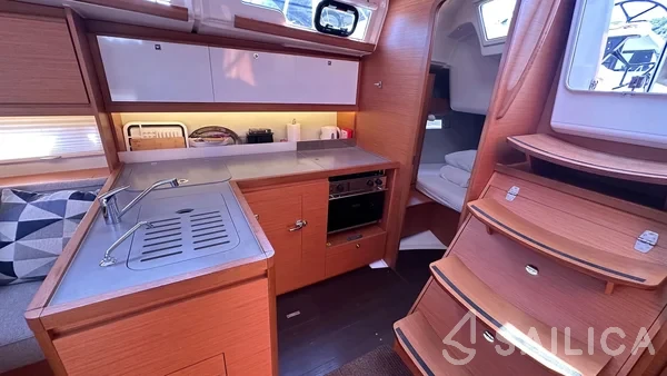 Dufour 390 Grand Large - Yacht Charter Sailica