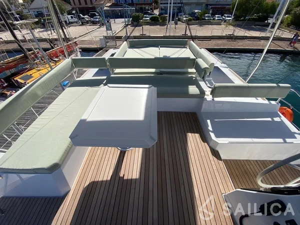 Bali 4.6 - Yacht Charter Sailica