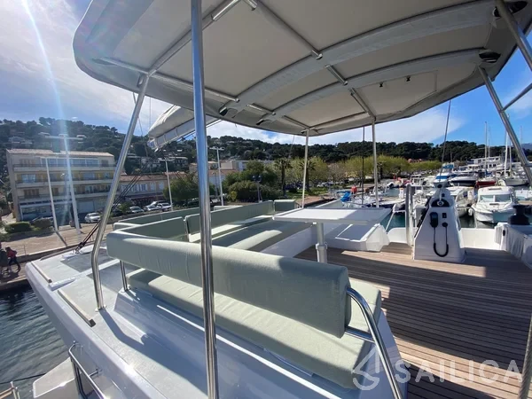 Bali 4.6 - Yacht Charter Sailica