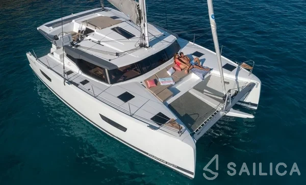 Astréa 42 - Yacht Charter Sailica