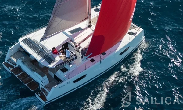 Astréa 42 - Yacht Charter Sailica