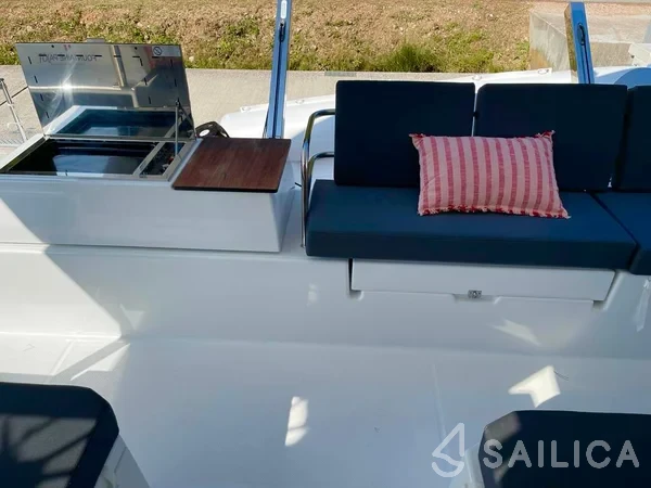 Astréa 42 - Yacht Charter Sailica