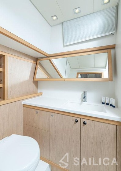 Lagoon 52 - Yacht Charter Sailica