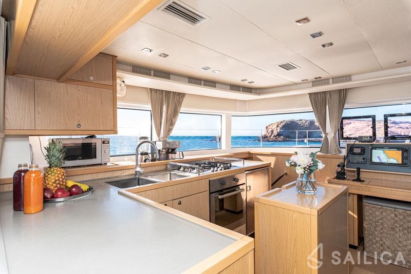 Lagoon 52 - Yacht Charter Sailica