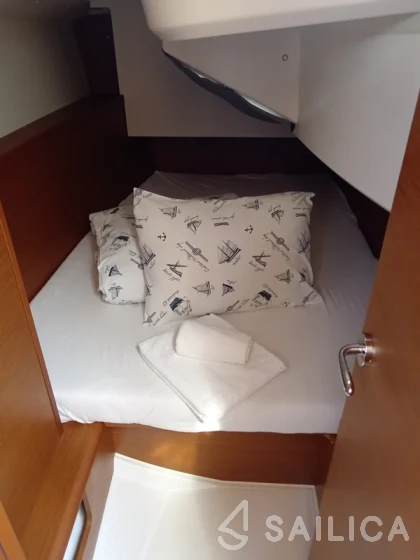 Sun Odyssey 349 - Yacht Charter Sailica