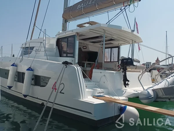 Bali 4.2 - Yacht Charter Sailica