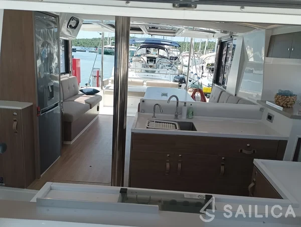 Bali 4.2 - Yacht Charter Sailica