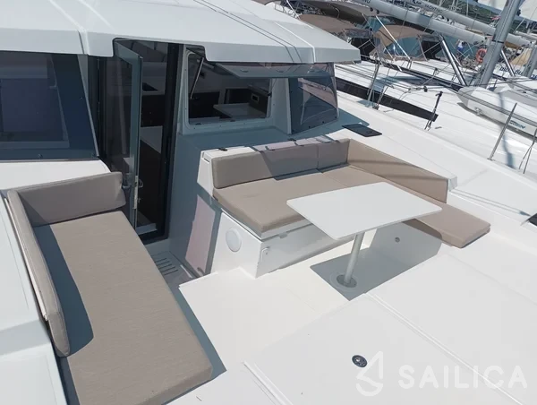 Bali 4.2 - Yacht Charter Sailica