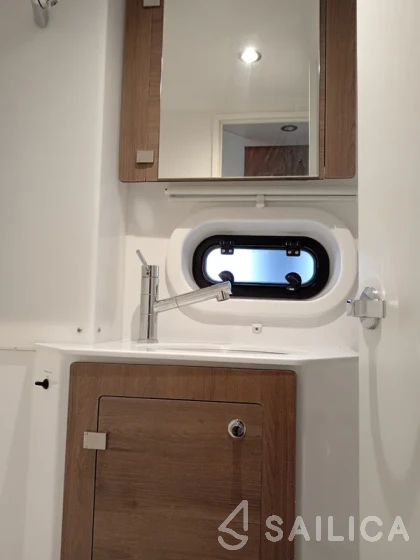 Bali 4.2 - Yacht Charter Sailica