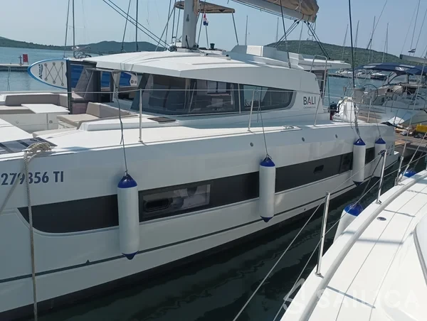 Bali 4.2 - Yacht Charter Sailica