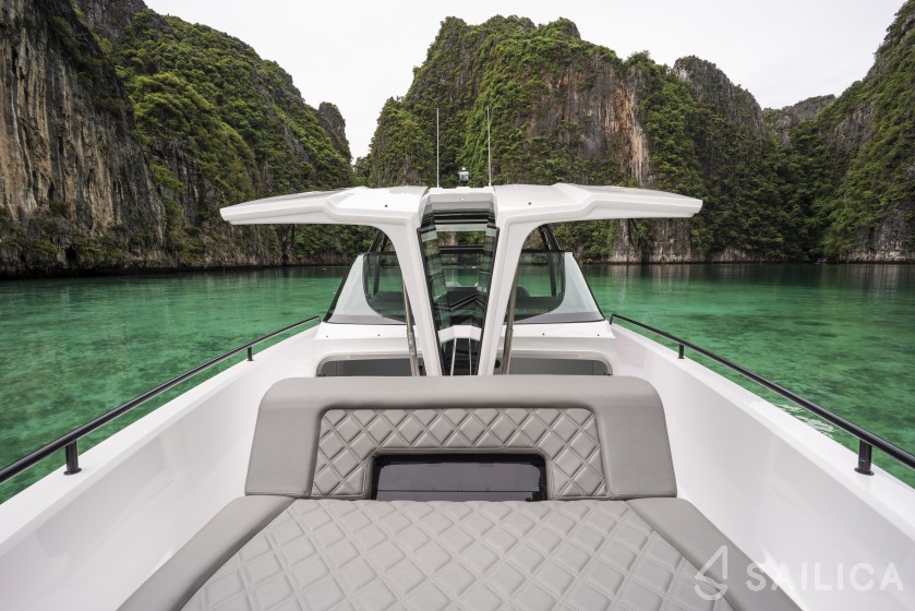 Axopar 37  Sun Top - Yacht Charter Sailica