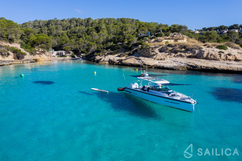 Axopar 37  Sun Top - Yacht Charter Sailica