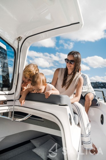 Axopar 37  Sun Top - Yacht Charter Sailica