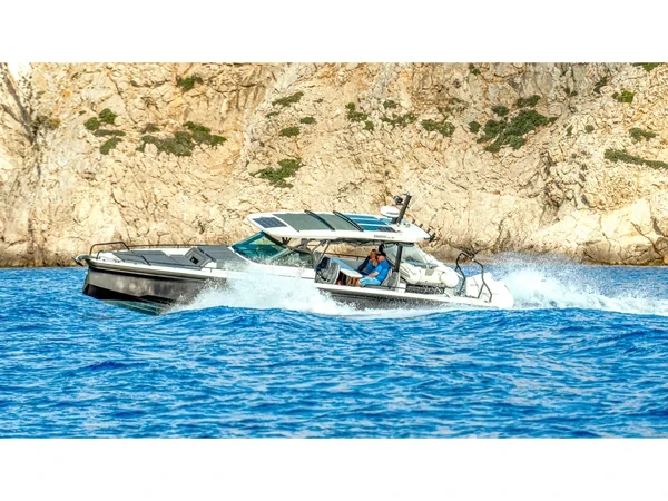 Axopar 37  Sun Top - Yacht Charter Sailica
