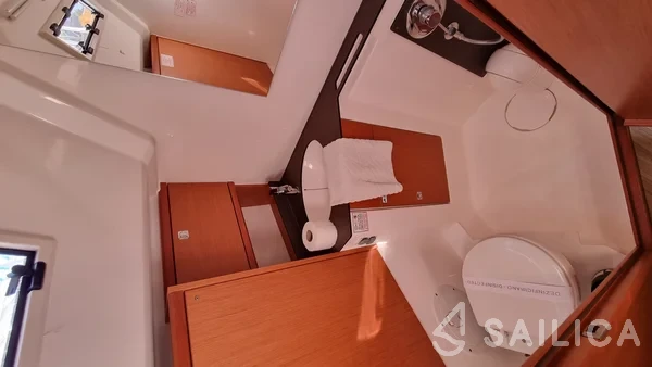 Bavaria 46 Cruiser - Yacht Charter Sailica