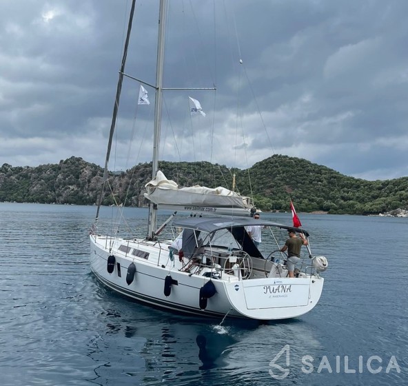 Hanse 445 - Yacht Charter Sailica